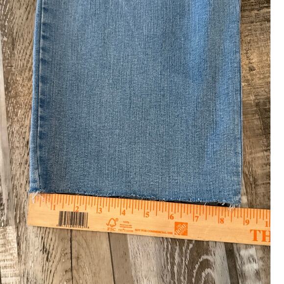 Social Standard High Rise Crop Straight Leg Jeans Plus Sz 16 Raw Hem Light Wash - Picture 10 of 13